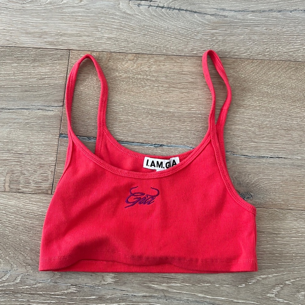 super cute i am gia top